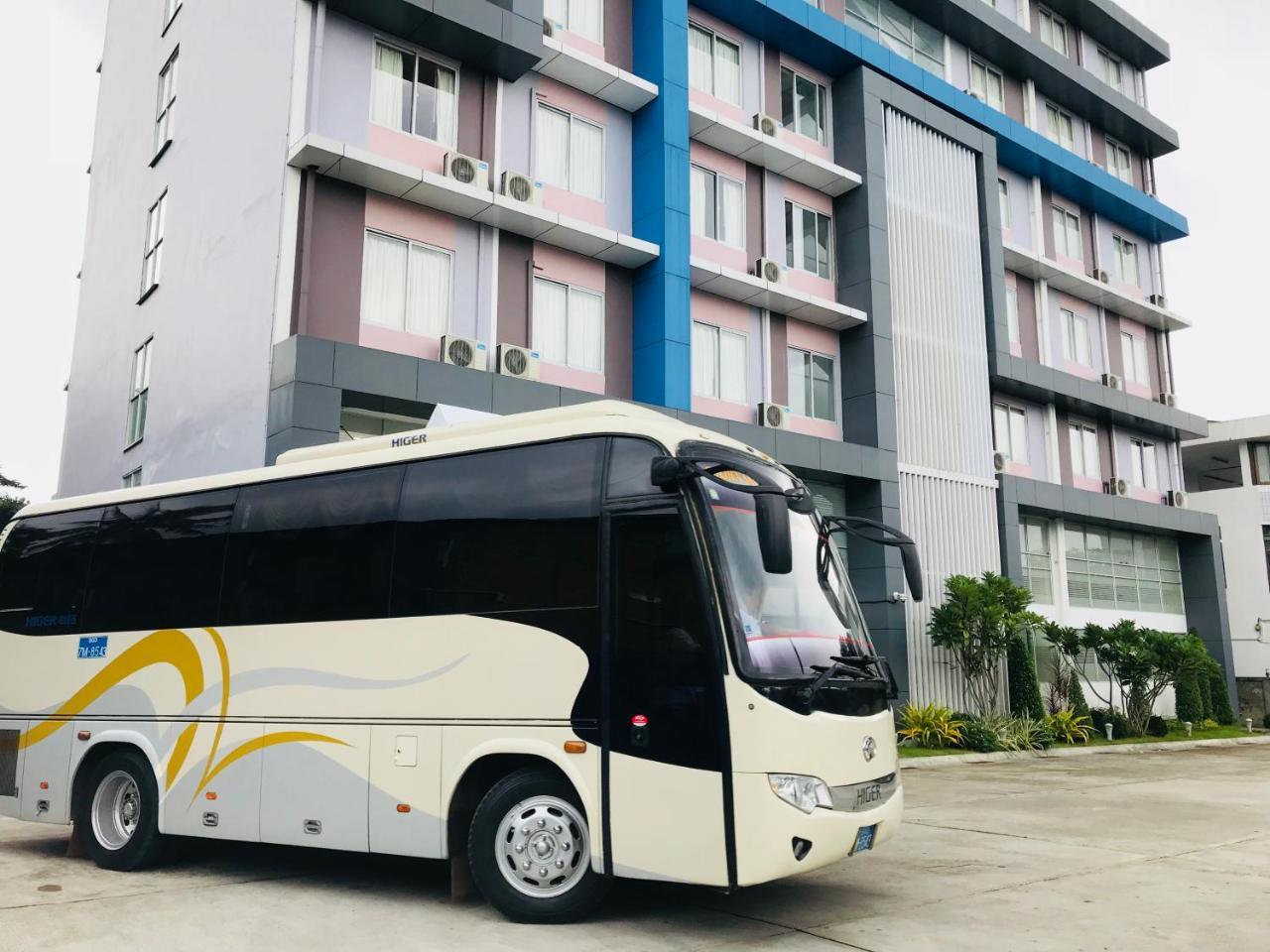 Hotel Broadway Rangoon Buitenkant foto